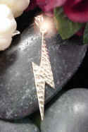 hawaiian_jewelry_lightingbolt.jpg (29353 bytes)