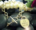 hawaiian_jewelry_toggle_bracelet_1.jpg (25147 bytes)