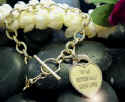 hawaiian_jewelry_toggle_bracelet_1.jpg (25147 bytes)